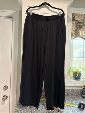 Black pants by Ava Viv 1x